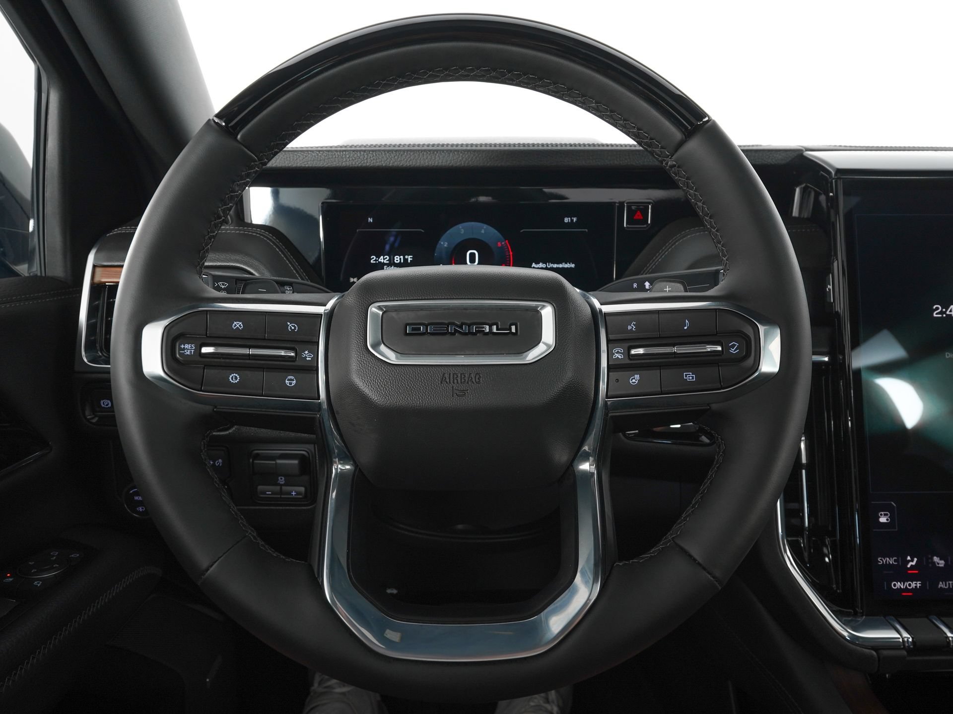 Used 2026 GMC Yukon Denali w/ Denali Reserve Package AWD/4WD image 19