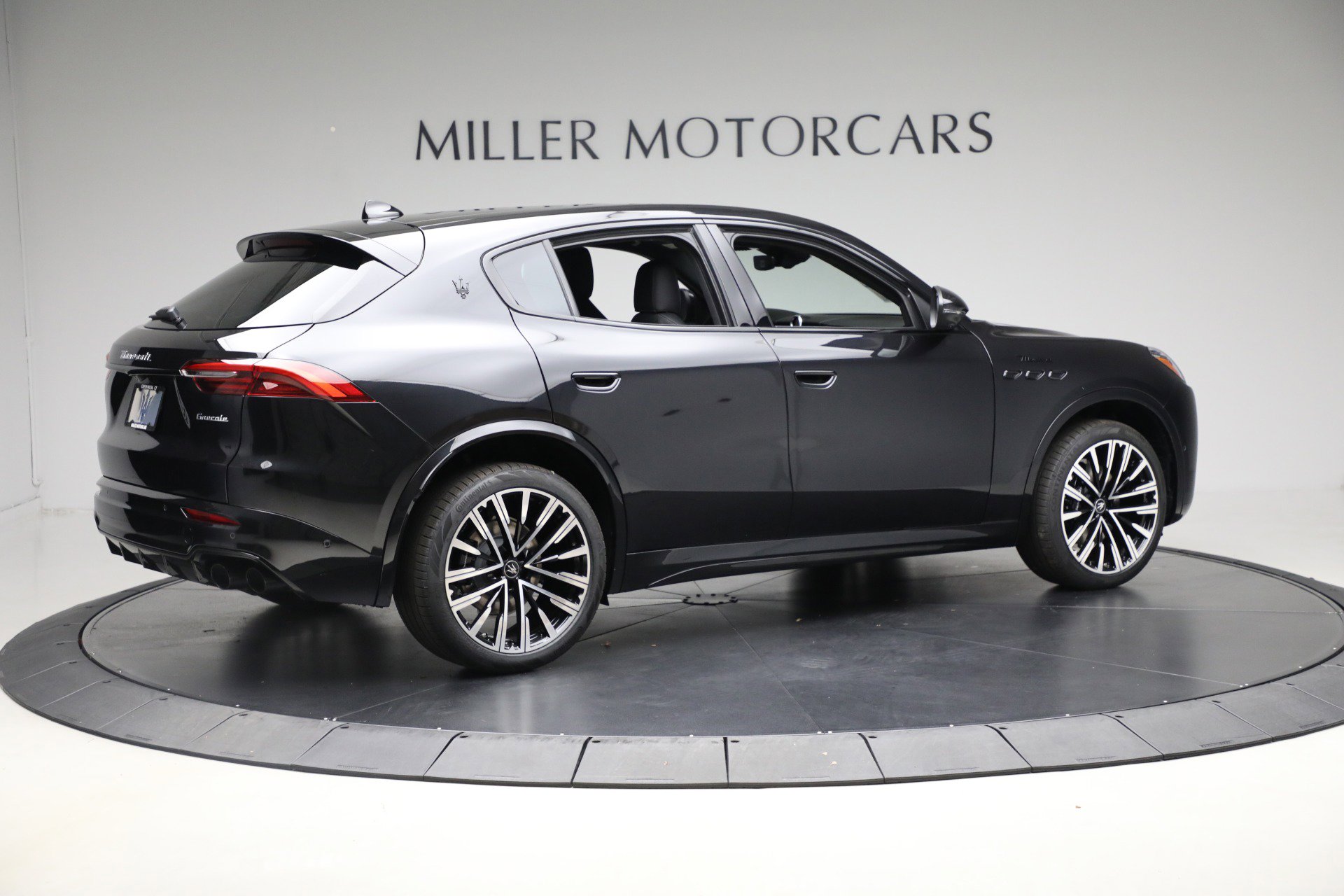 New 2025 Maserati Grecale Modena image 8