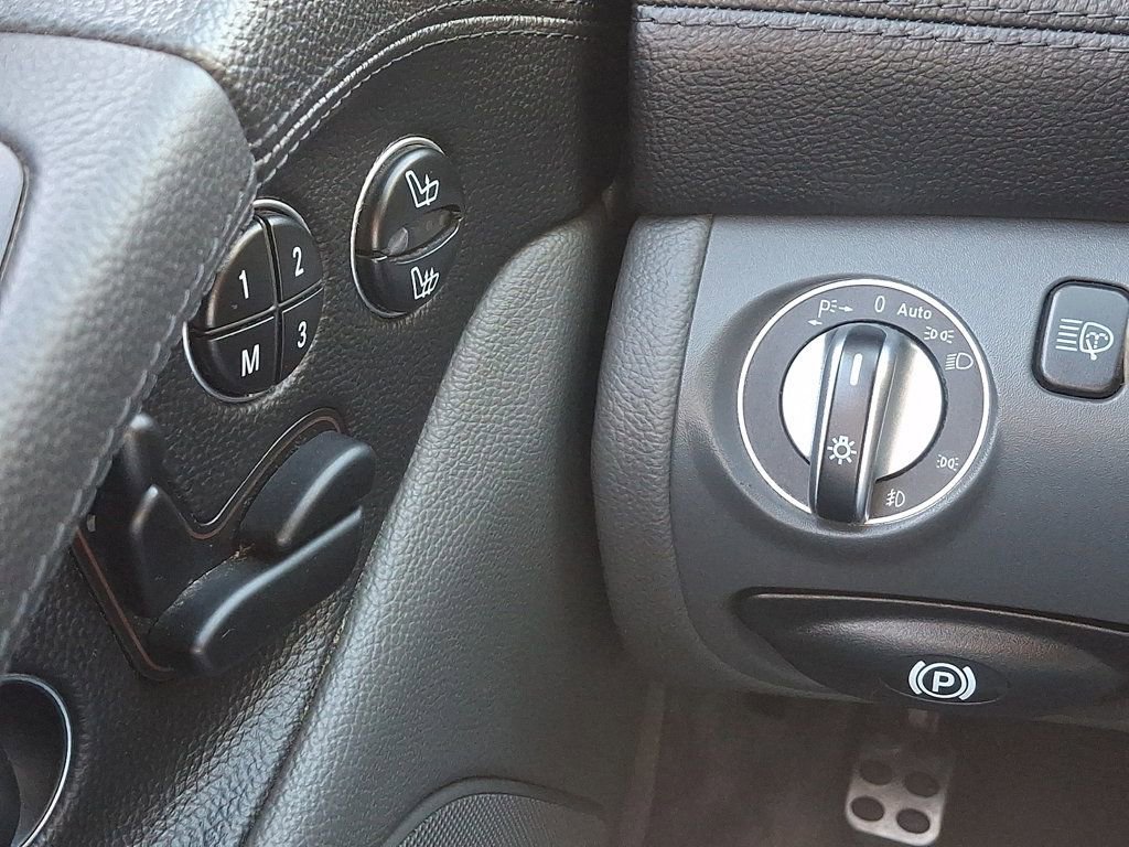 Used 2005 Mercedes-Benz SL 500 image 25