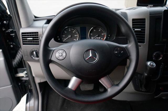 Used 2015 Mercedes-Benz Sprinter 2500 image 32