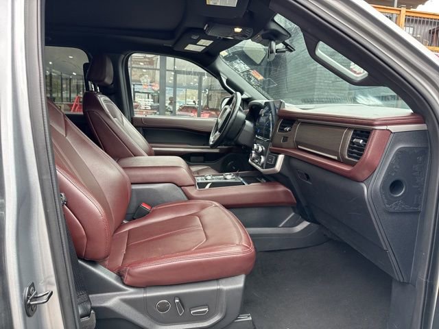 Used 2024 Ford Expedition Limited image 17