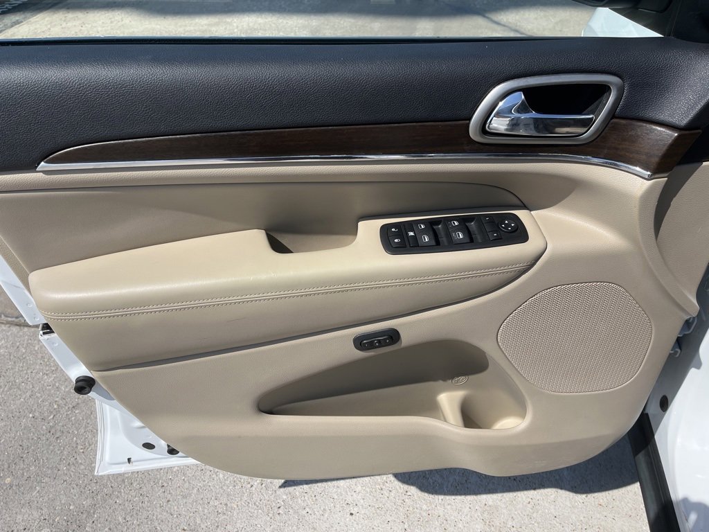 Used 2015 Jeep Grand Cherokee Limited image 19