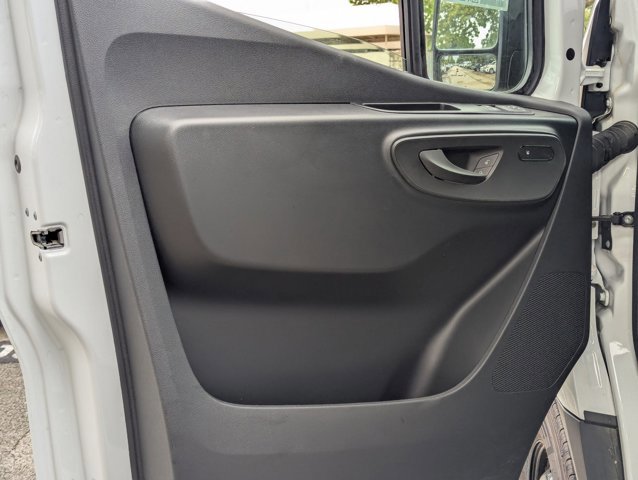 Used 2025 Mercedes-Benz Sprinter 2500 image 9