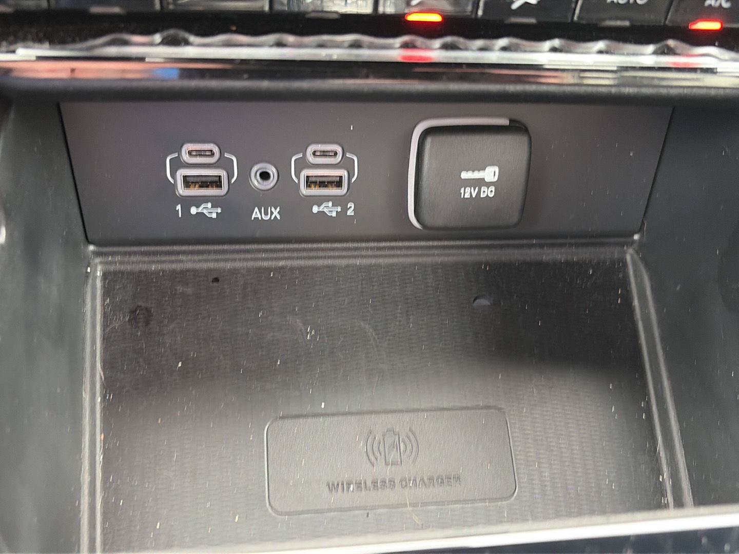 Used 2024 Jeep Grand Cherokee Altitude AWD/4WD image 17