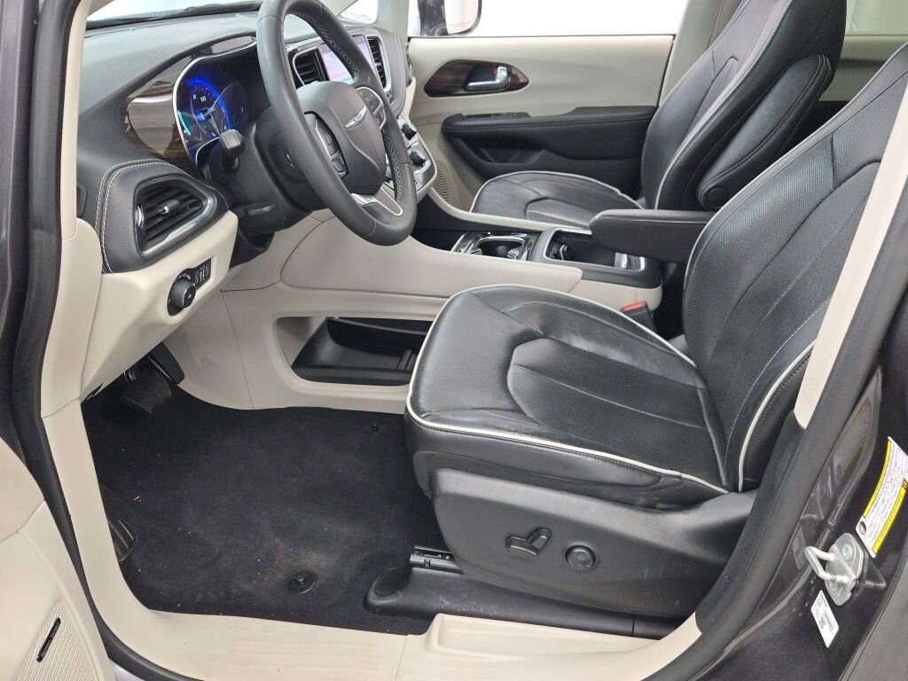 Used 2022 Chrysler Pacifica Limited FWD image 21