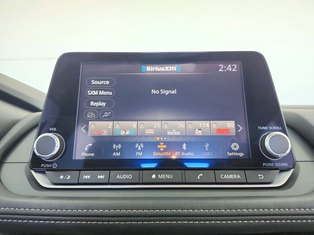 Used 2025 Nissan Rogue SV image 28