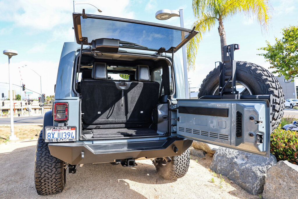 Used 2014 Jeep Wrangler Rubicon w/ Power Convenience Group AWD/4WD image 25
