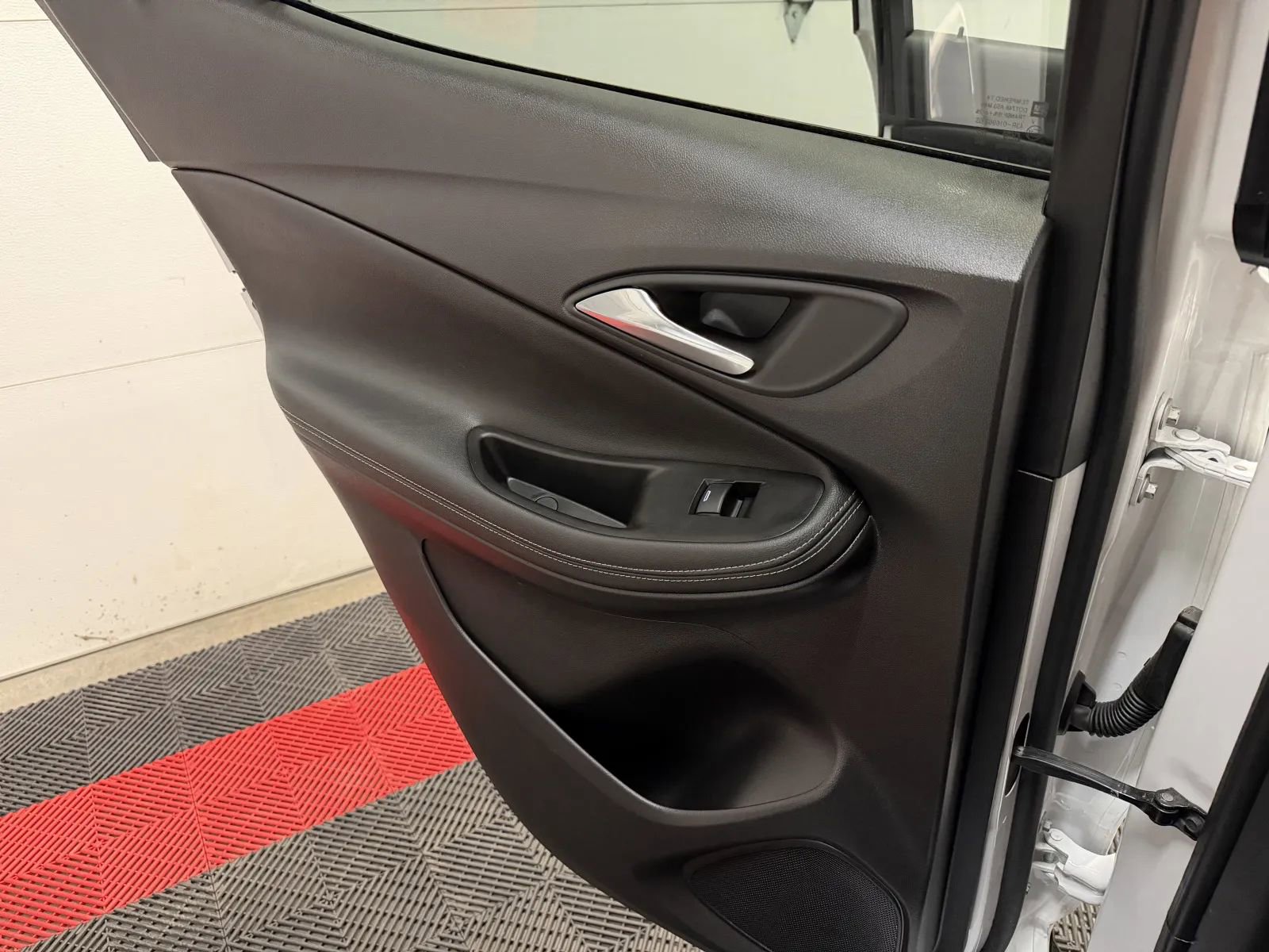 Used 2025 Buick Encore GX Preferred image 29