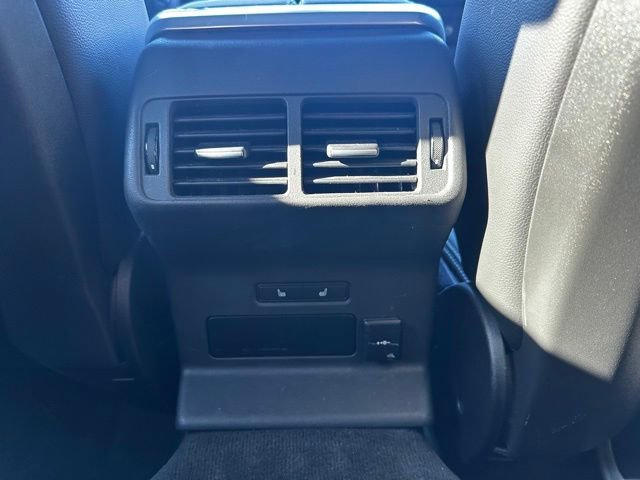 Used 2023 Land Rover Range Rover Velar R-Dynamic S image 21