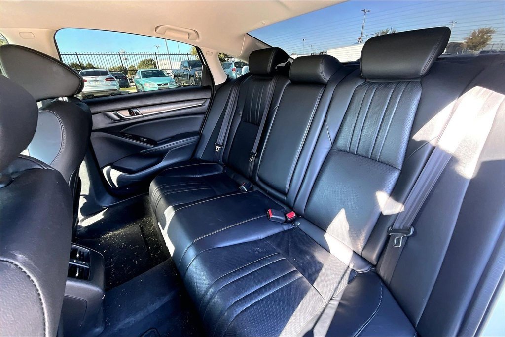 Used 2018 Honda Accord Touring image 31