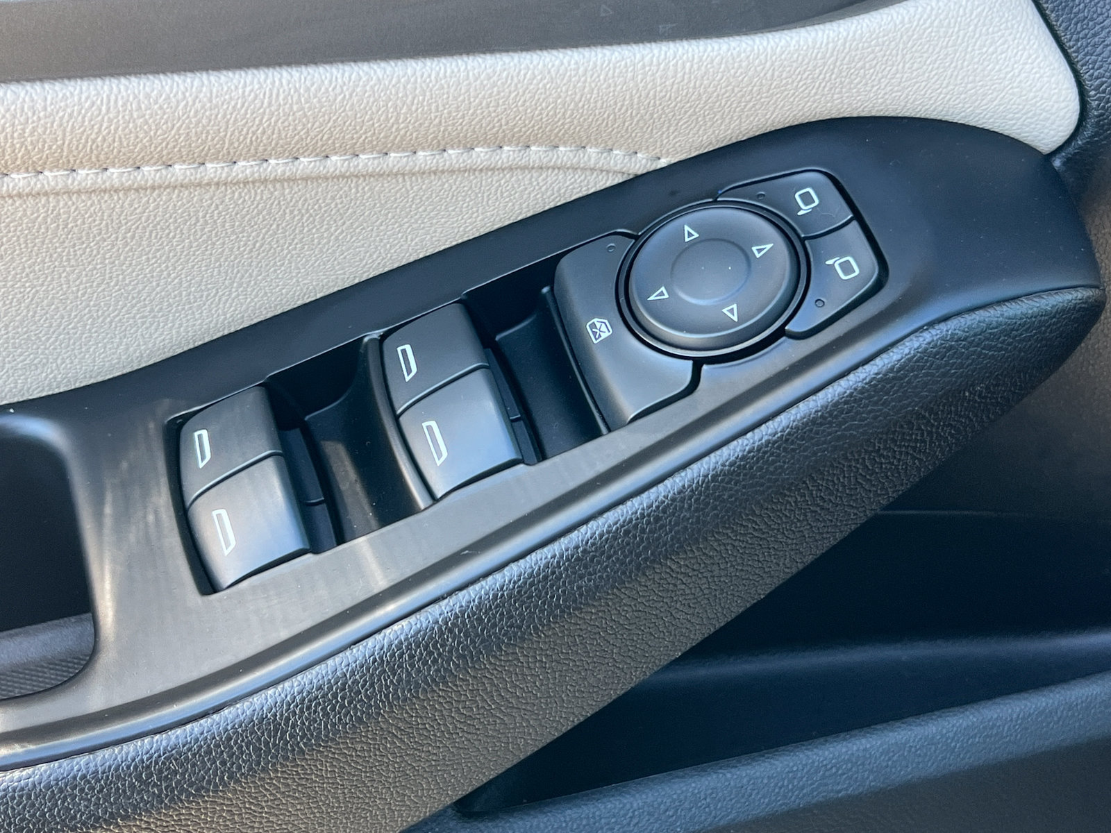 Used 2024 Chevrolet Traverse LS w/ Safety Package FWD image 20