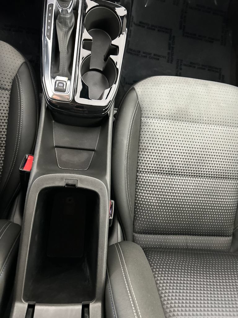 Used 2025 Chevrolet Trax LT FWD image 14