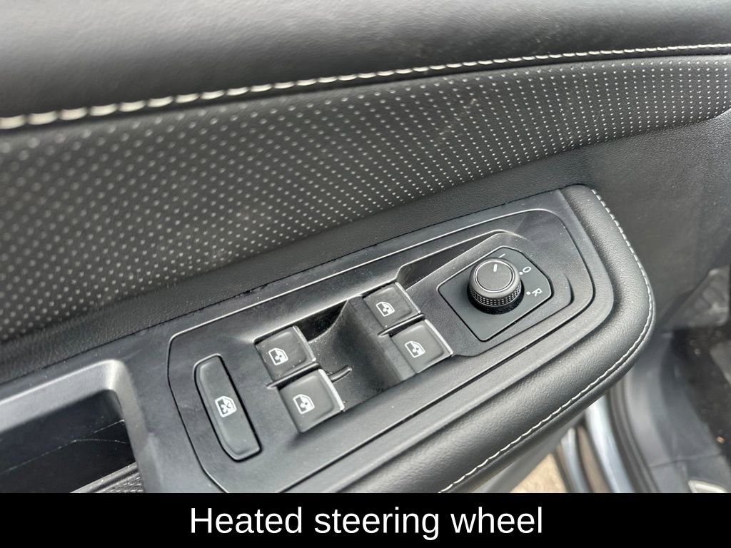 Used 2025 Volkswagen Atlas Cross Sport SE image 11