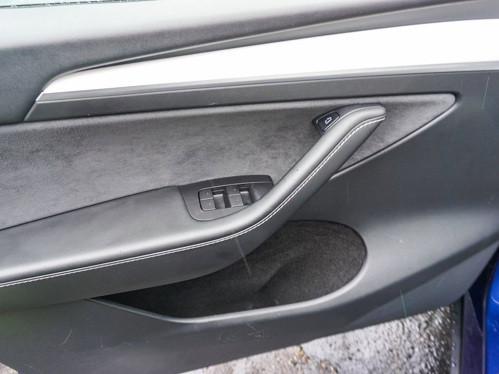 Used 2022 Tesla Model Y Performance image 17