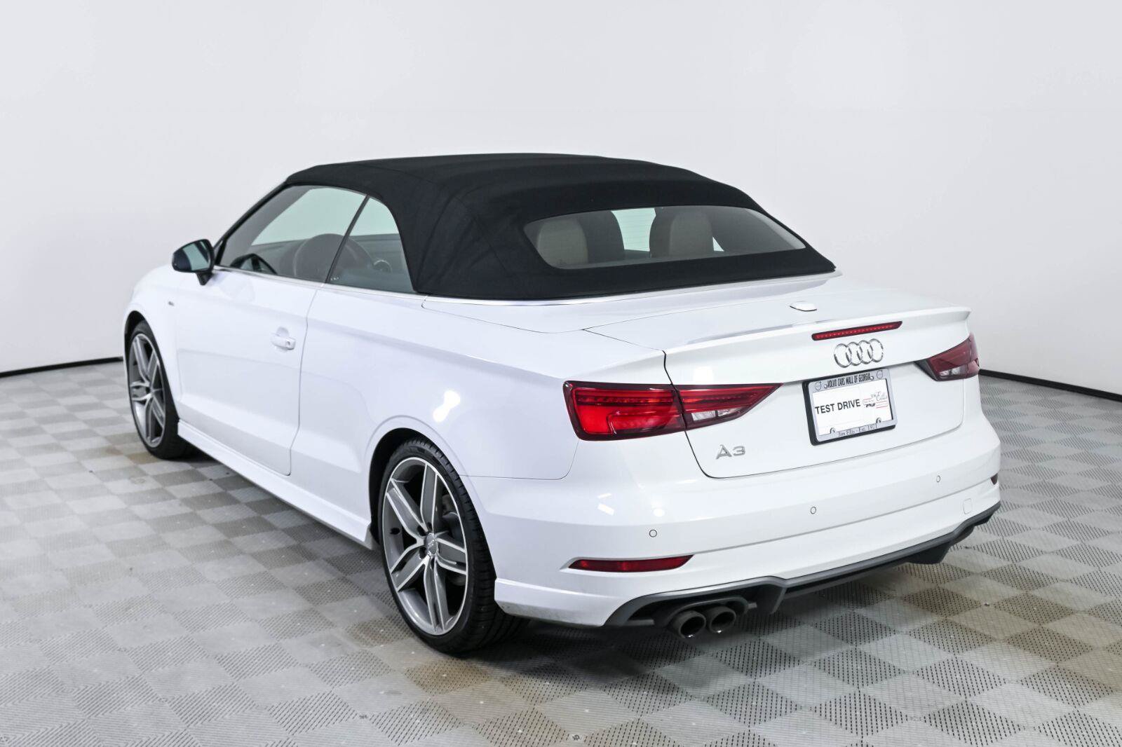 Used 2018 Audi A3 2.0T Premium Plus w/ Premium Plus Package FWD image 3