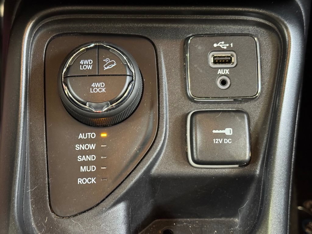 Used 2019 Jeep Compass Trailhawk AWD/4WD image 39