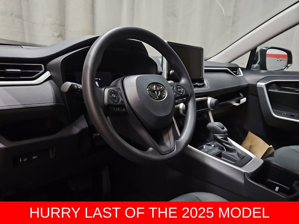 New 2025 Toyota RAV4 LE image 5