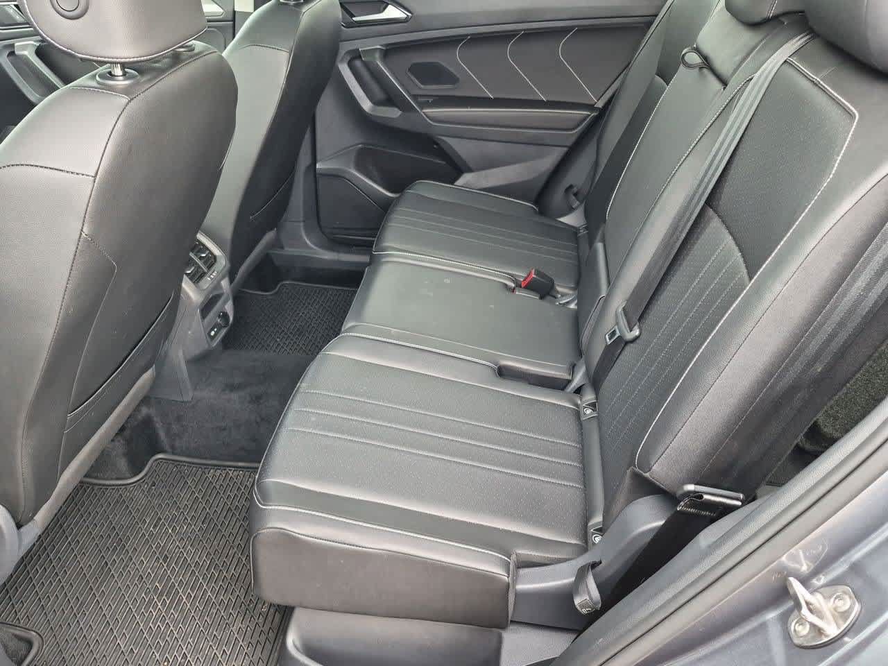 Used 2024 Volkswagen Tiguan SE AWD/4WD image 20