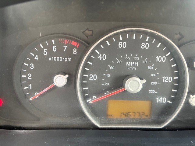 Used 2008 Kia Rondo LX w/ Convenience Pkg image 6