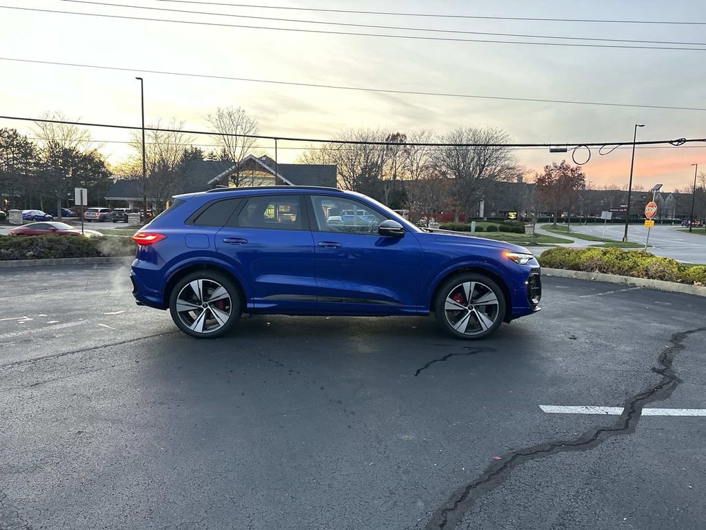 New 2025 Audi SQ5 Prestige image 8