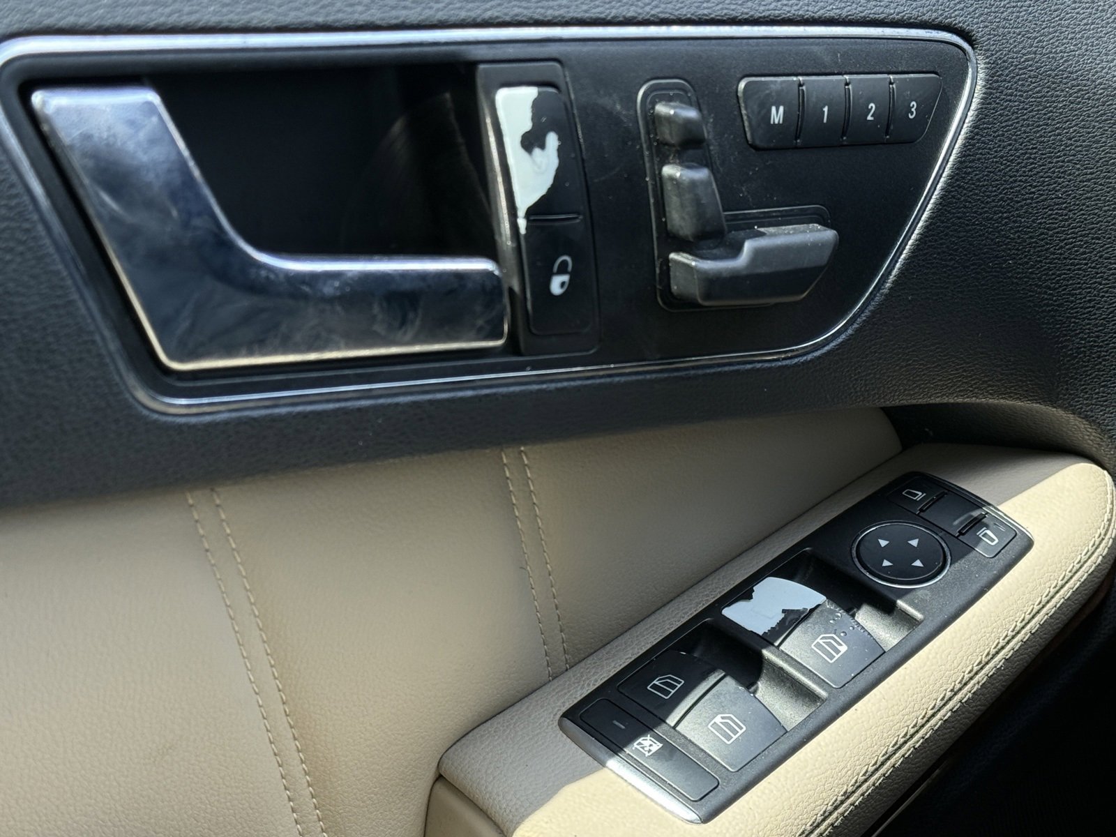 Used 2011 Mercedes-Benz E 350 Sedan image 32