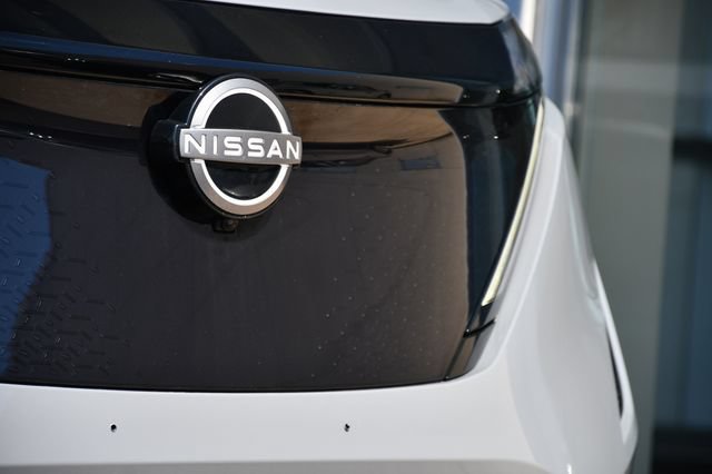 Used 2023 Nissan Ariya AWD/4WD image 14