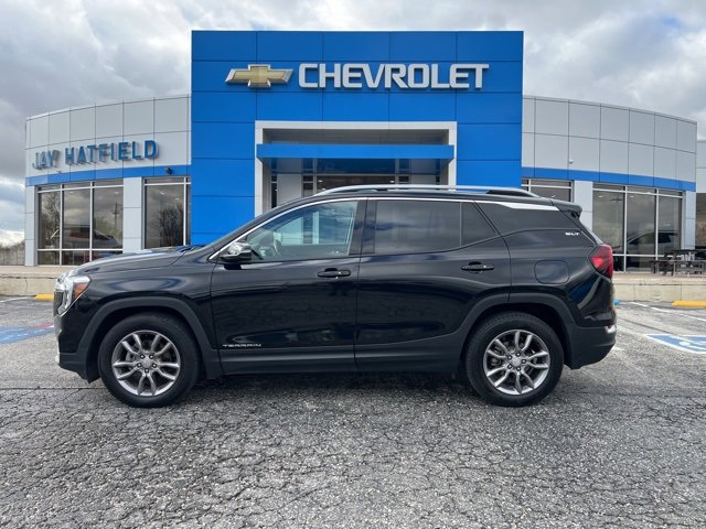 Used 2023 GMC Terrain SLT image 1