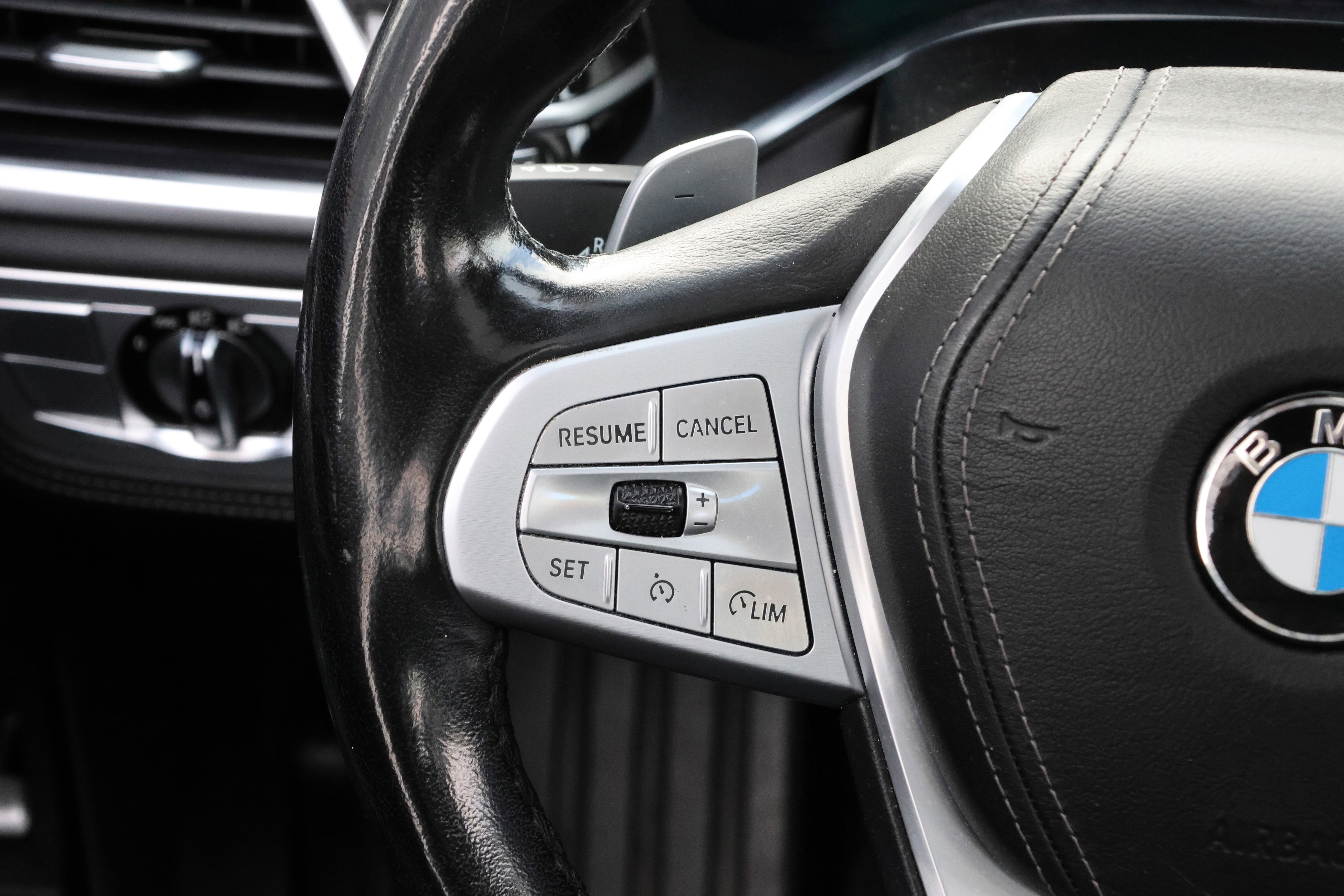 Used 2020 BMW 740i w/ Premium Package RWD image 30
