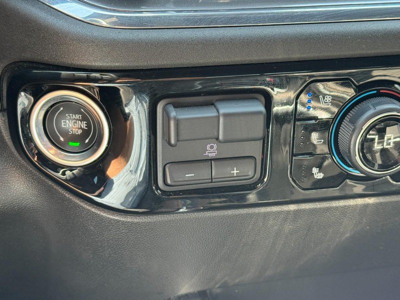 Used 2024 Chevrolet Silverado 1500 High Country AWD/4WD image 20