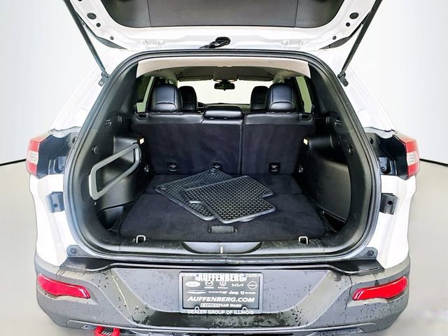 Used 2016 Jeep Cherokee Trailhawk w/ Cold Weather Group image 24