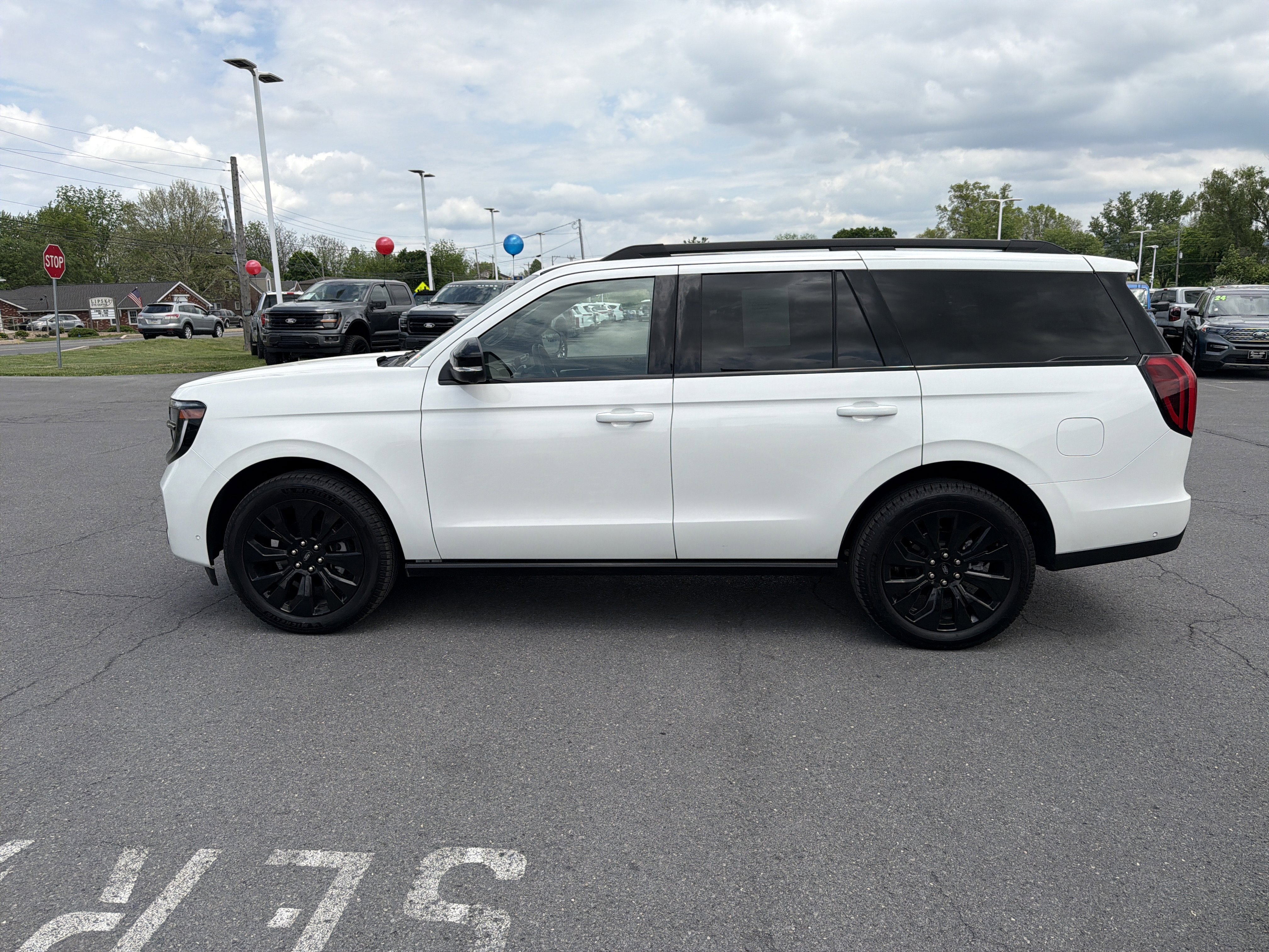 Used 2025 Ford Expedition Platinum w/ Stealth Appearance Package AWD/4WD image 10