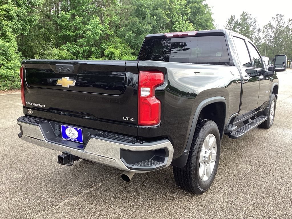Used 2022 Chevrolet Silverado 2500 LTZ AWD/4WD image 6
