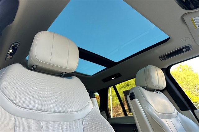 Certified 2023 Land Rover Range Rover SE image 16