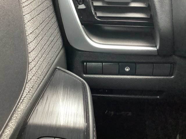 Used 2022 Nissan Rogue SV AWD/4WD image 18