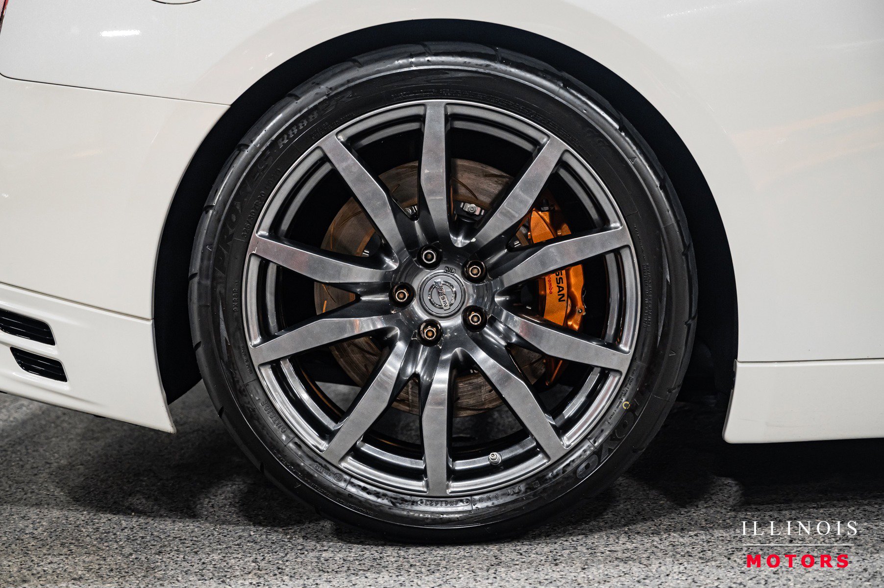 Used 2014 Nissan GT-R Premium image 15