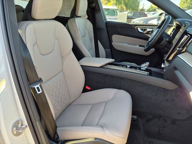 New 2027 Volvo XC60 B5 Plus AWD/4WD image 14