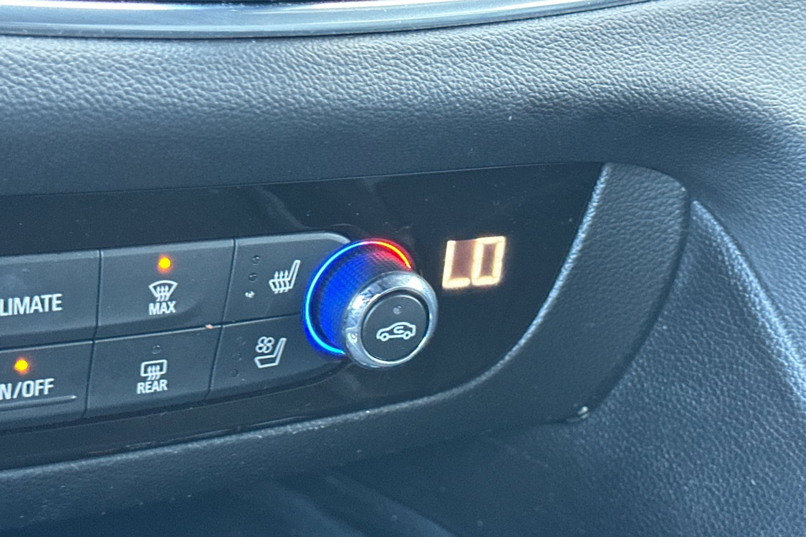 Used 2024 Buick Enclave Premium image 30