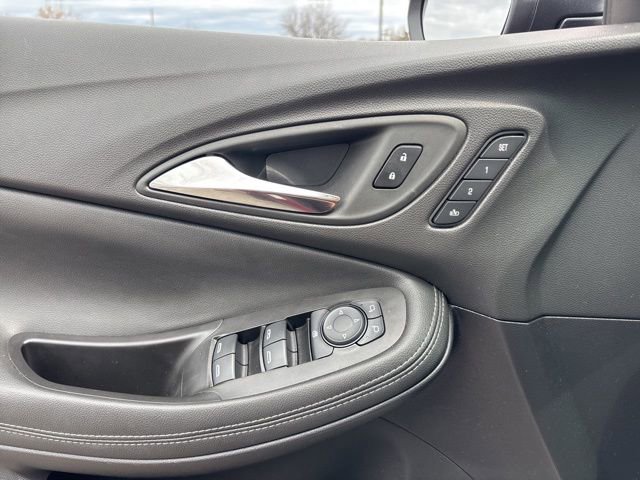 Used 2023 Buick Encore GX Essence w/ Experience Buick Package image 16