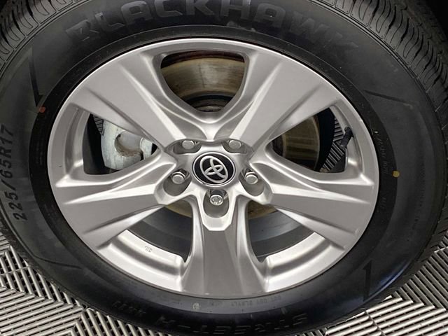 Used 2025 Toyota RAV4 XLE w/ Convenience Package AWD/4WD image 28