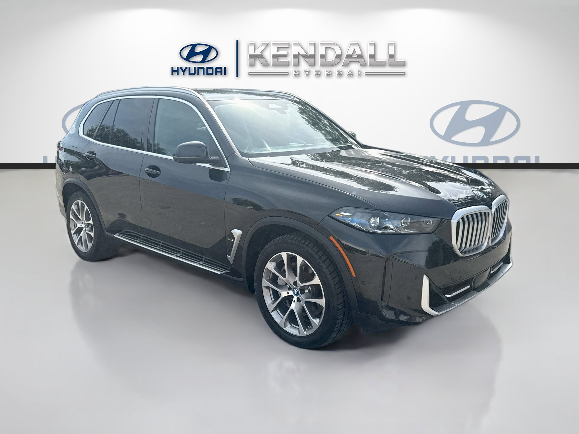 Used 2024 BMW X5 xDrive50e AWD/4WD image 1