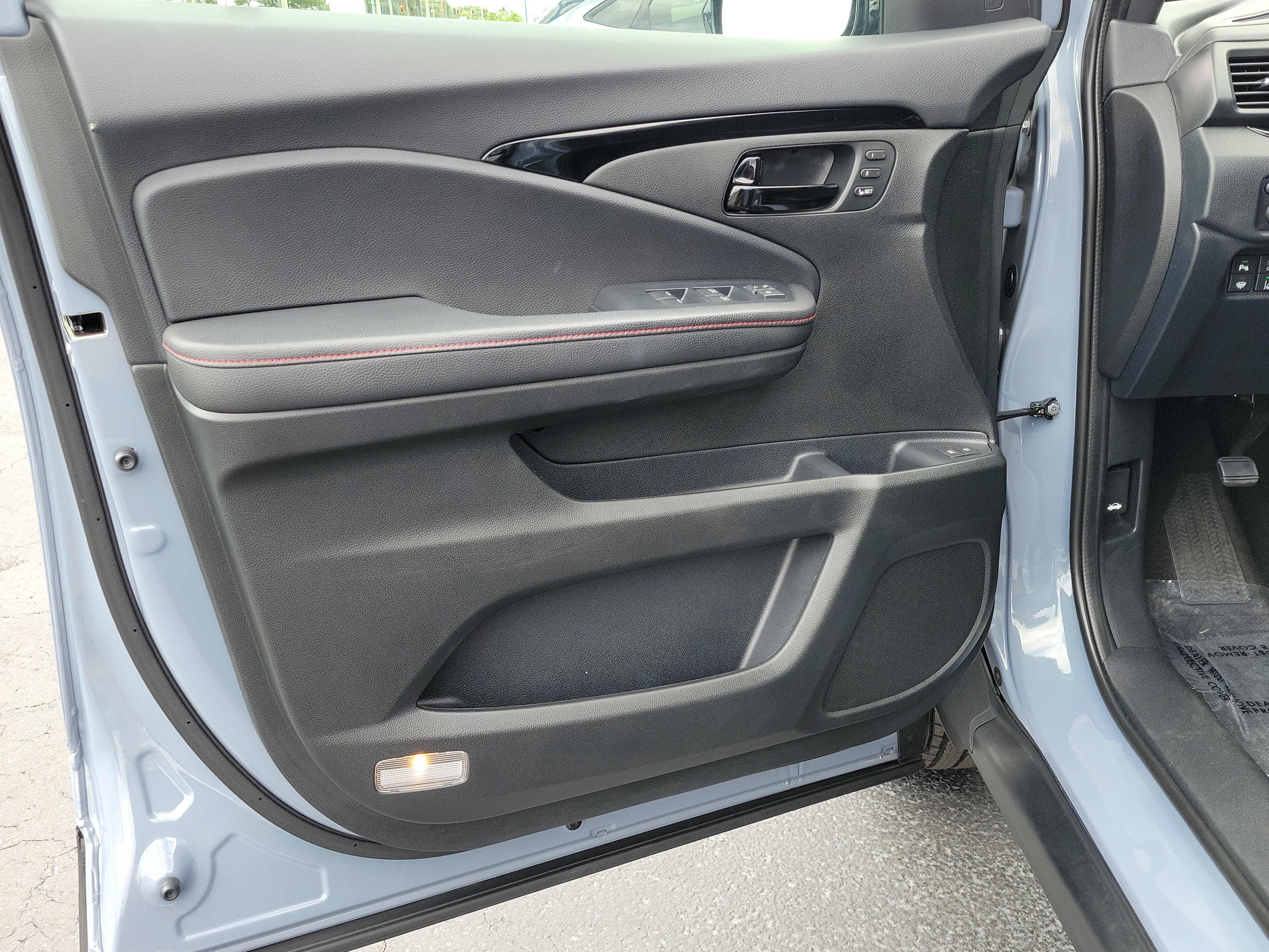 Used 2024 Honda Passport Black Edition image 19