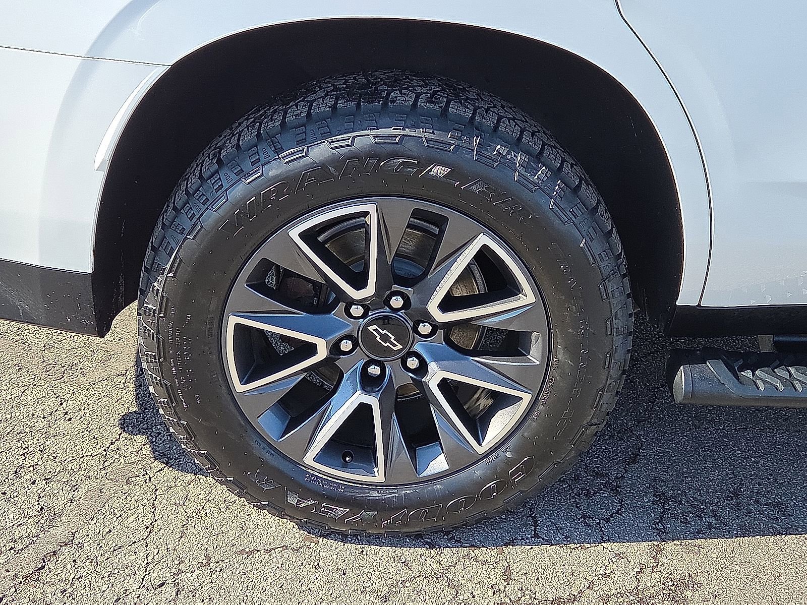 Used 2022 Chevrolet Tahoe Z71 w/ Luxury Package image 7