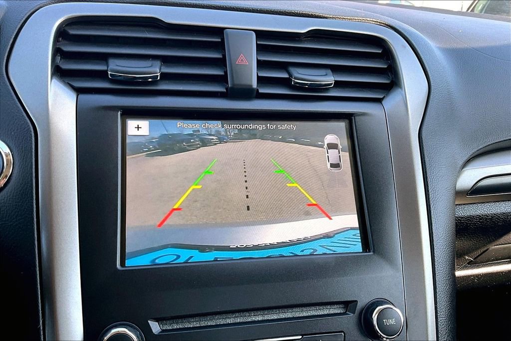 Used 2017 Ford Fusion SE w/ Equipment Group 201A image 22