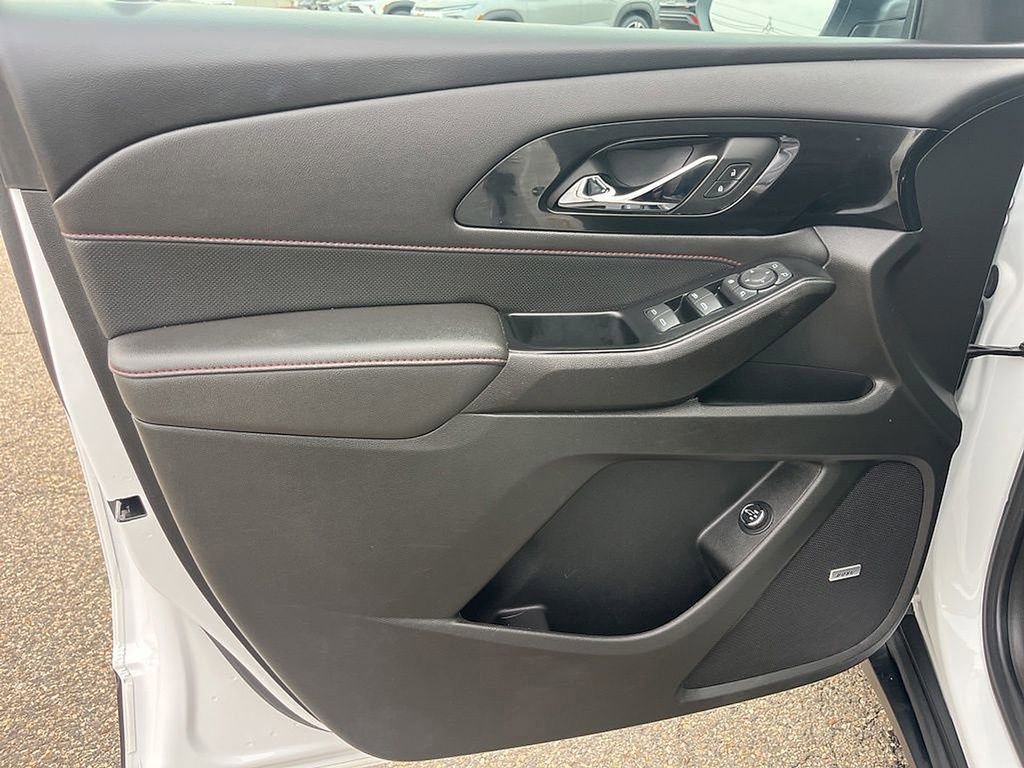 Used 2023 Chevrolet Traverse RS image 26