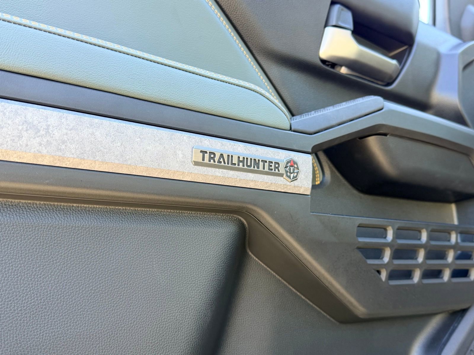 Used 2025 Toyota Tacoma Trailhunter AWD/4WD image 35