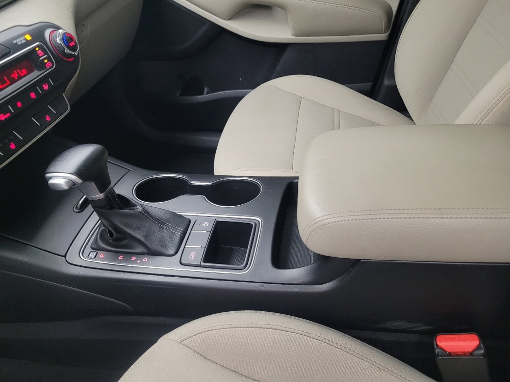 Used 2020 Kia Sorento S image 26