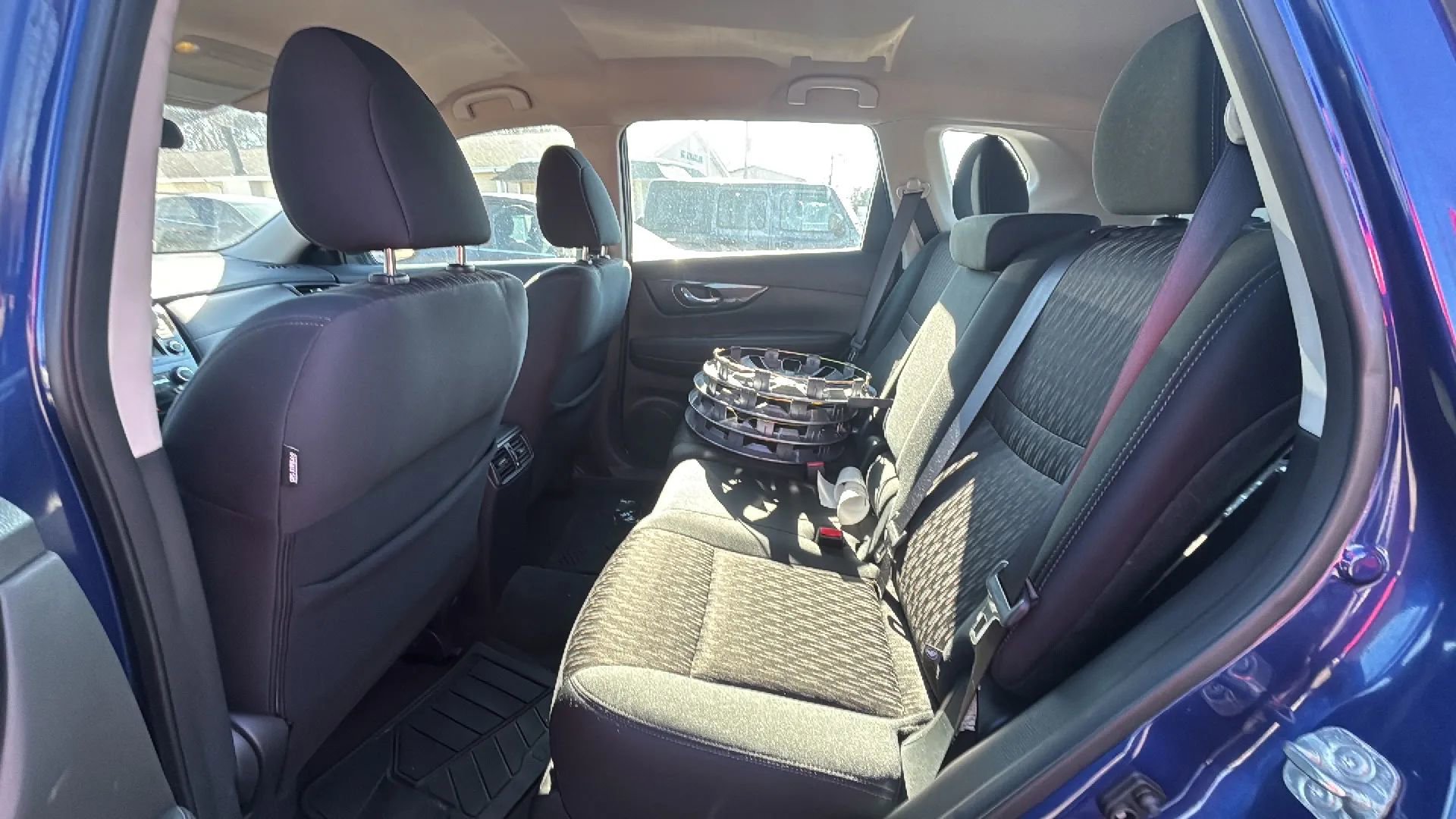 Used 2018 Nissan Rogue S image 11