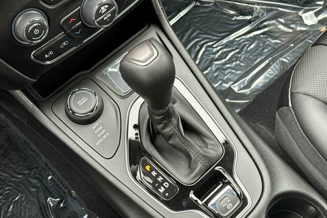 New 2023 Jeep Cherokee Altitude Lux w/ Lux Elite Package image 22