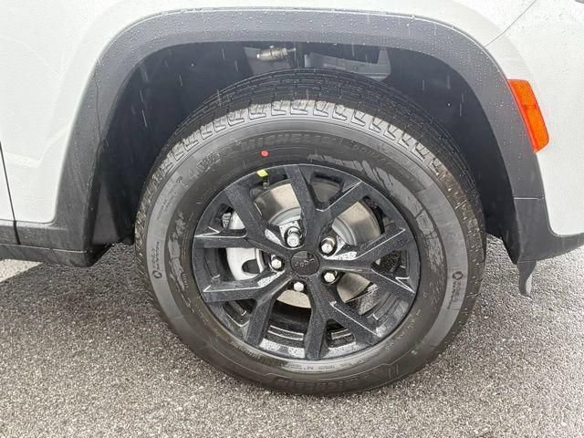 New 2026 Jeep Grand Cherokee Altitude AWD/4WD image 11