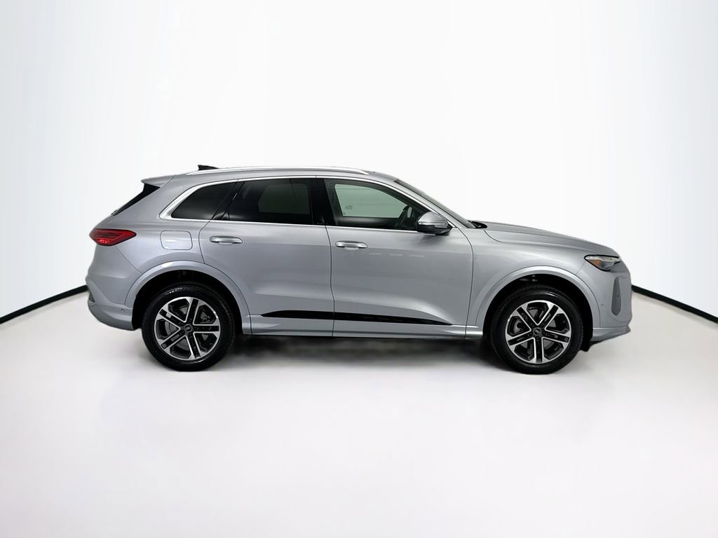 Certified 2025 Audi Q5 Premium w/ Premium Plus AWD/4WD image 4